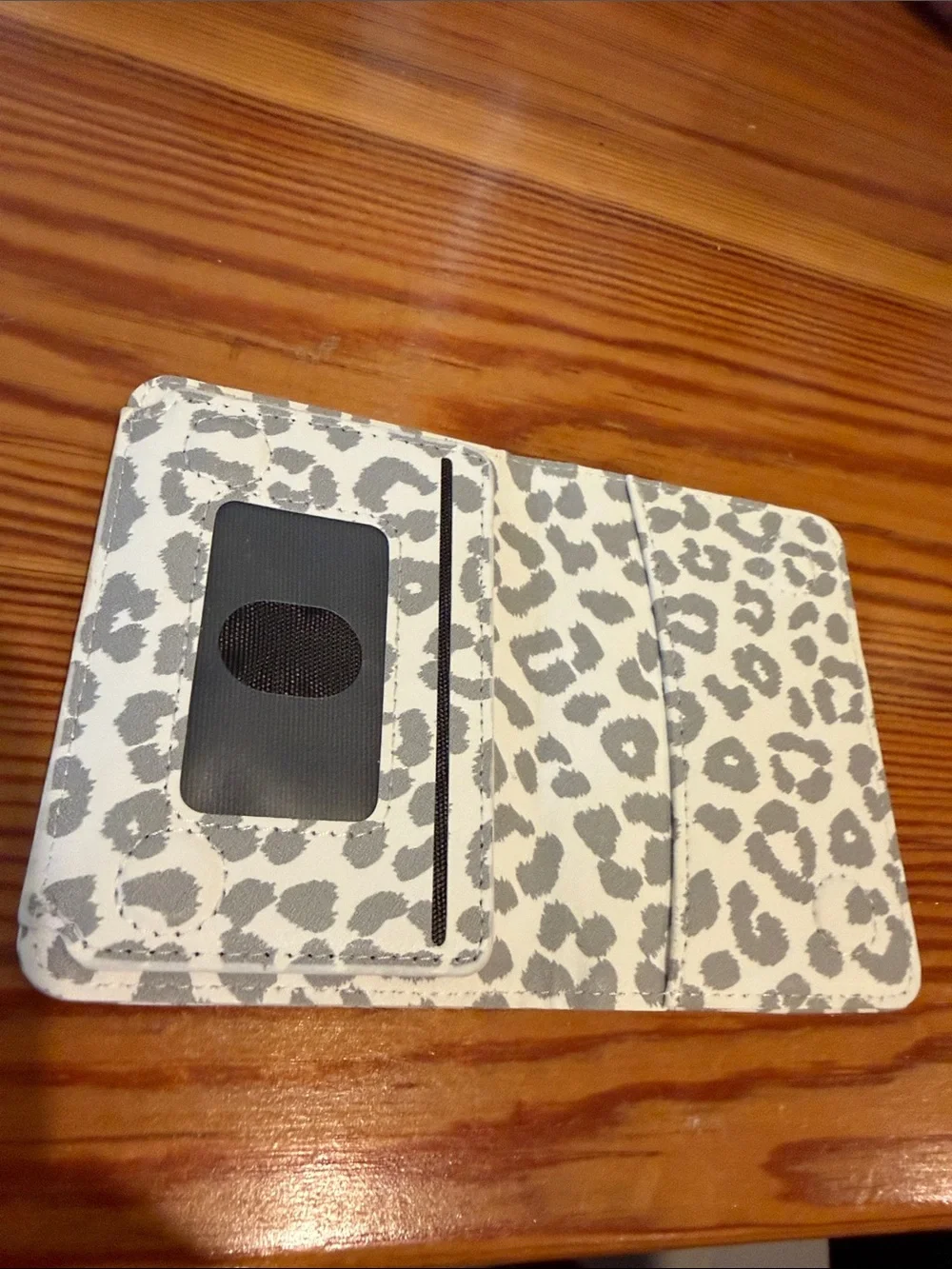 Leopard Print magnetic Wallet phone wallet in Gray and White never used